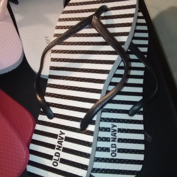 Old Navy NWOT Flip Flops/ Slides Lot of 4 Women's Size 8 Red, Blue, Pink, Flag - Picture 2 of 10